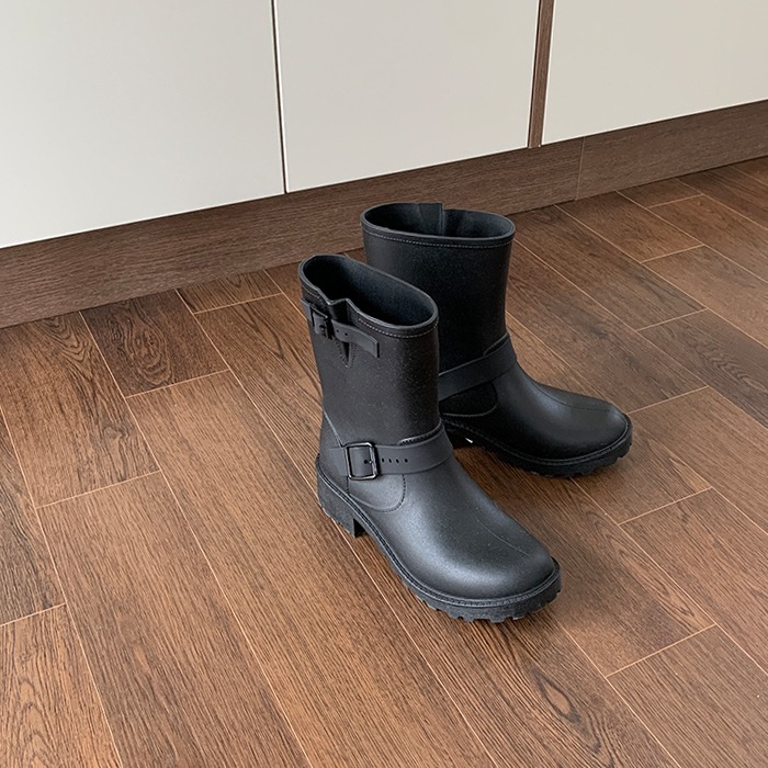 Payneber Buckle Rain Boots (SHOES)